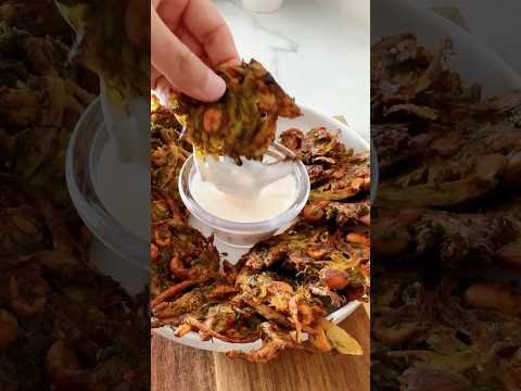 Crispy Onion Dill Fritters (Onion Dill Pakoras)