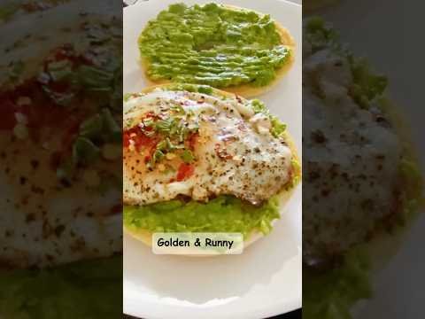 Avocado Egg Bagel with Runny Yolk