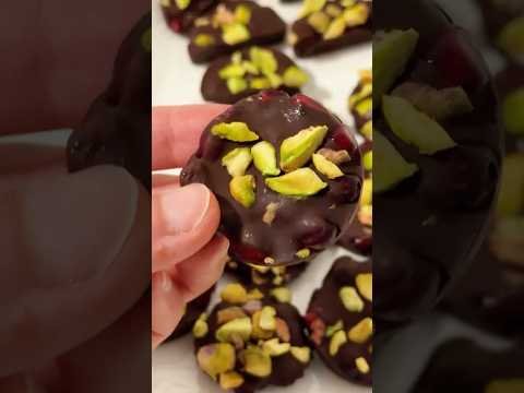 3-Ingredient Pomegranate Pops | Bite-Sized Pomegranate & Pistachio Clusters