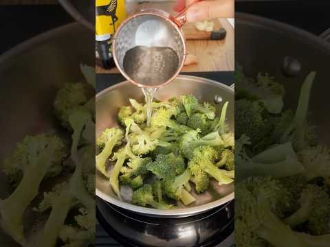 5-Minute Garlic Charred Broccoli (Zero-Waste)