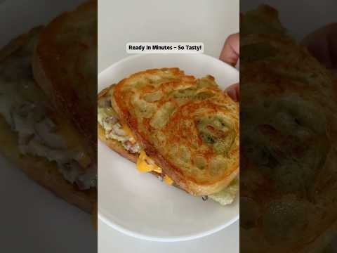 5-Minute Cheesy Egg & Mushroom Sandwich