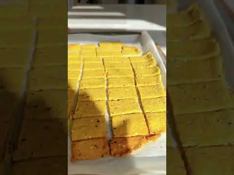 High-Protein Chickpea Avocado Crackers